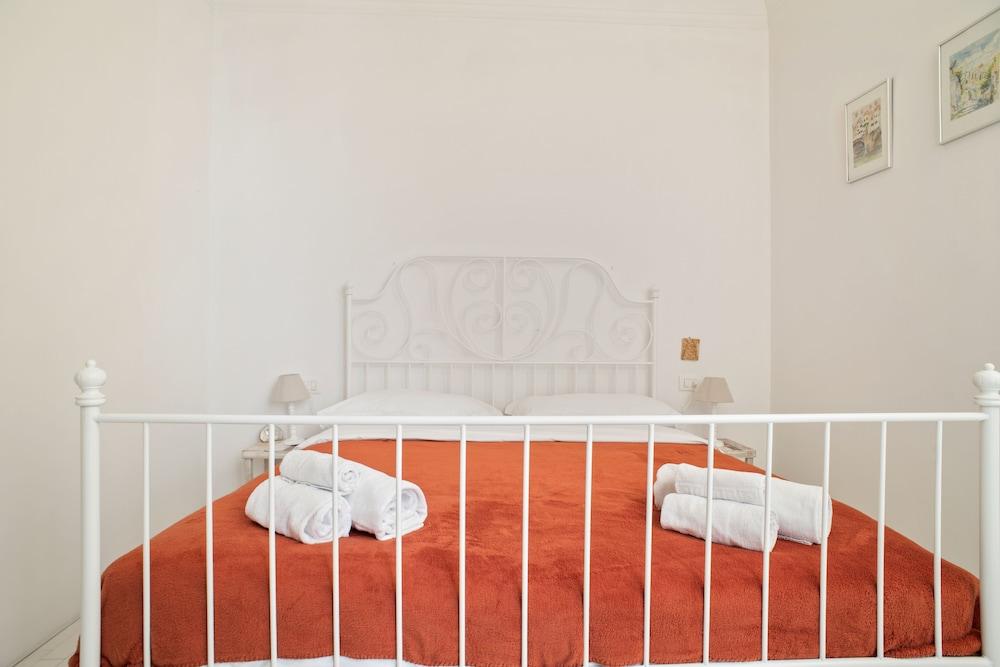 San Giovanni in Monte Apartment