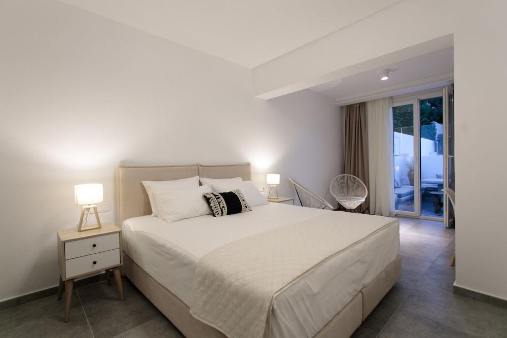 Villa Cedar Forest Alyko Naxos