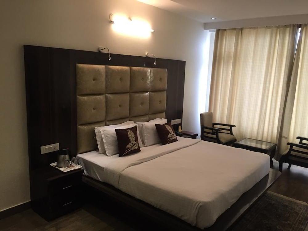 Hotel Kamal Residency