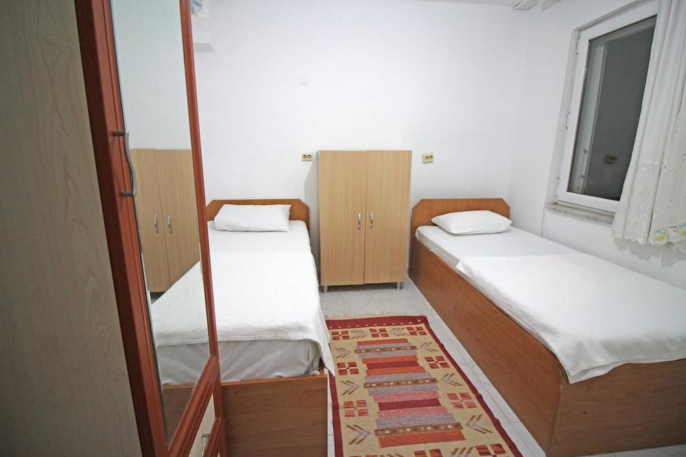 Bozcaada Akdeniz Pansiyon