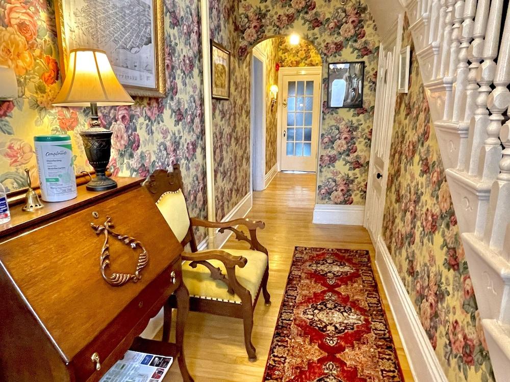 Charlotte's Rose Inn