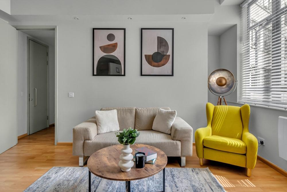 One bedroom apartment City Road