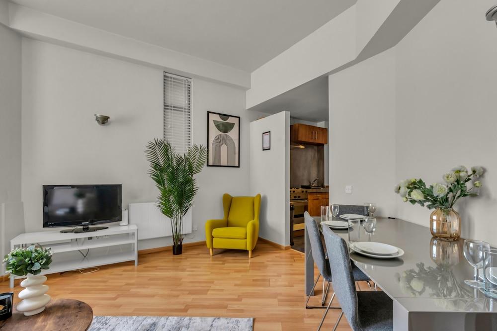 One bedroom apartment City Road