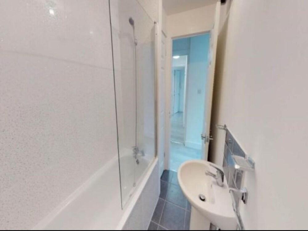 Lakeview Apartments and Rooms