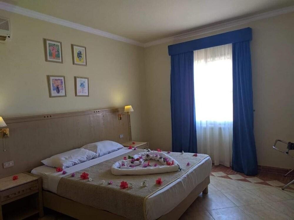 Concorde Royal Beach Resort