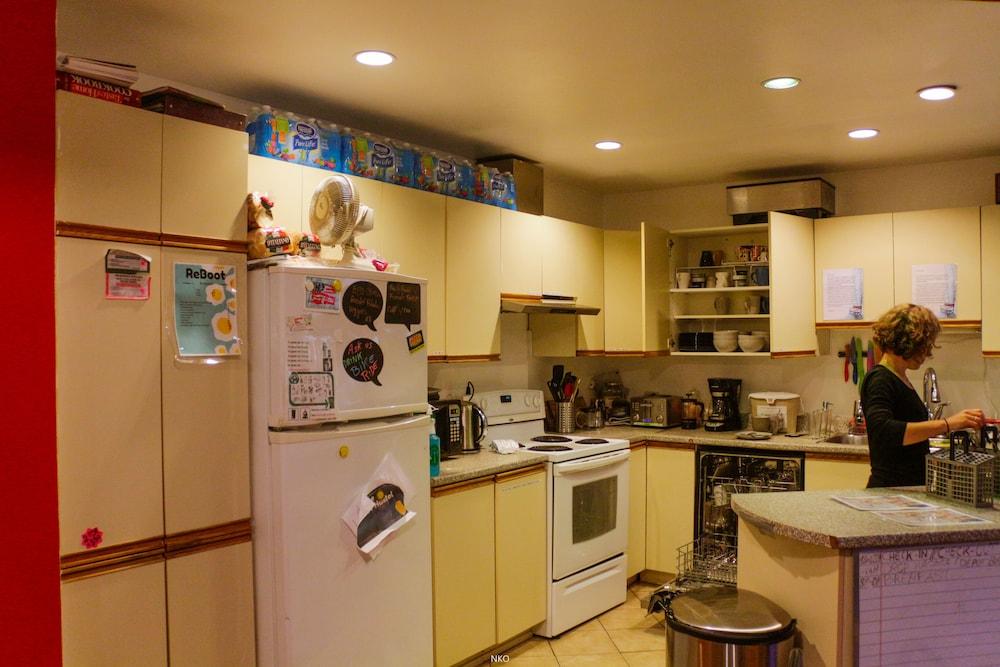 Pied-A-Terre Mont-Royal - Hostel