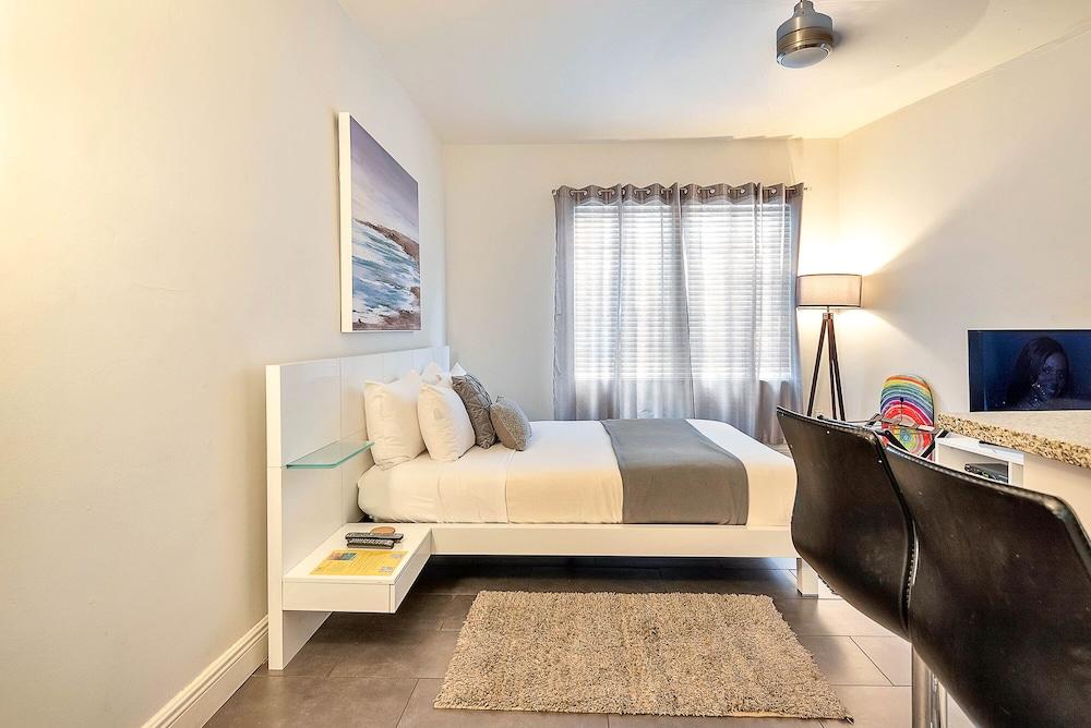 Private Condos at 556 Ocean by LMC