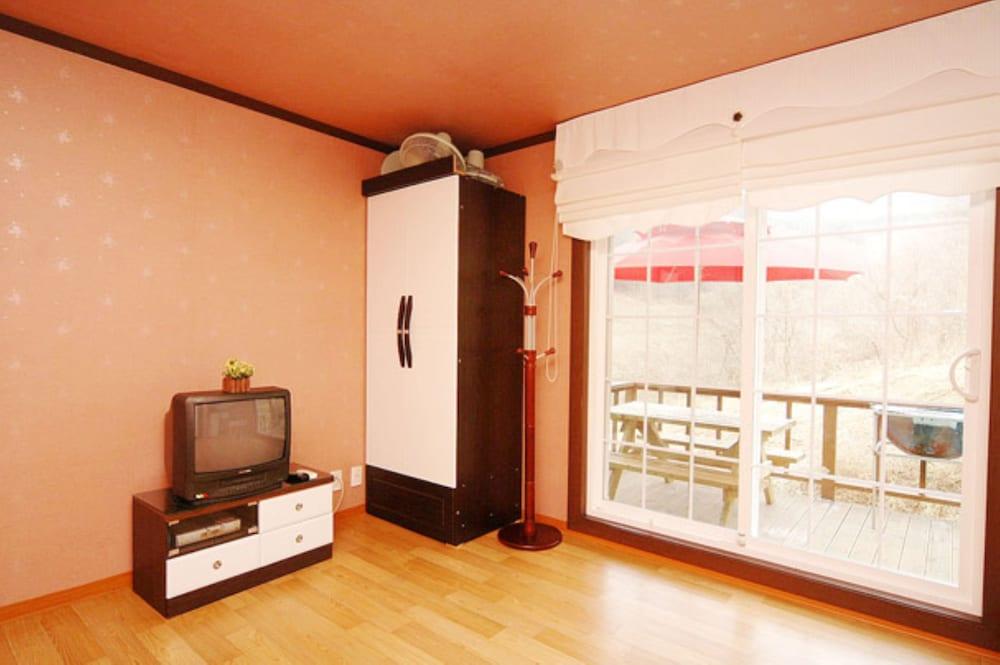 Starlight Hill Pension