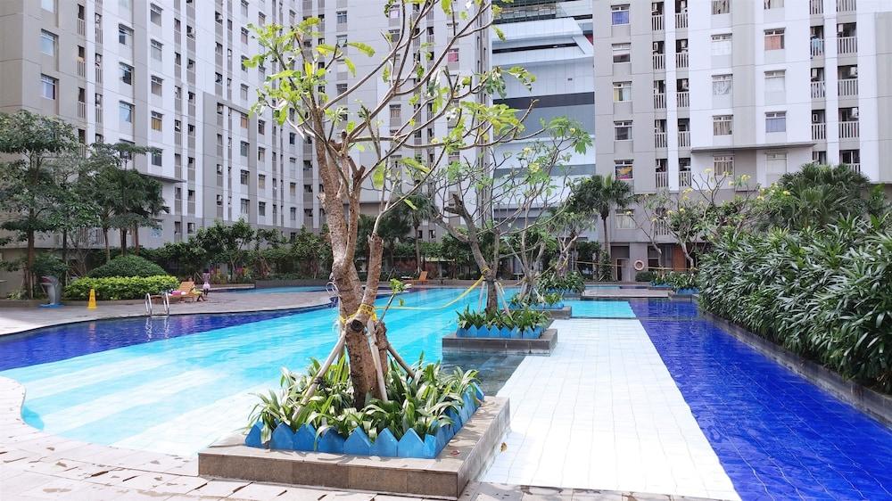 Blue Studio Apartment at Green Bay Pluit