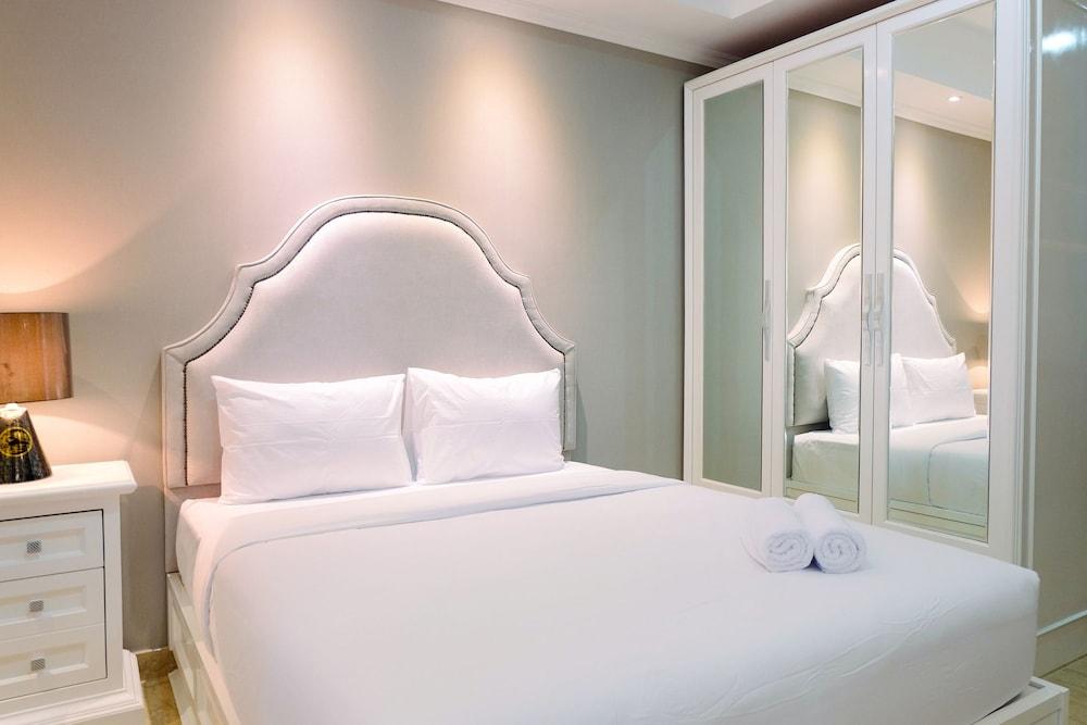 Elegant Studio Menteng Park Apartment
