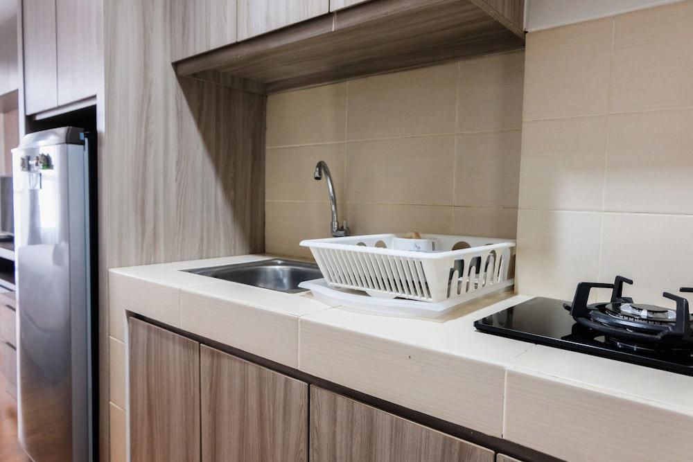 Minimalist Studio Saveria Apartment