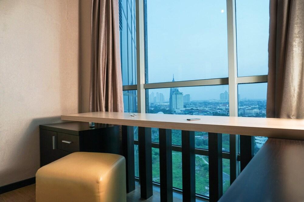 Tranquil 1BR GP Plaza Apartment