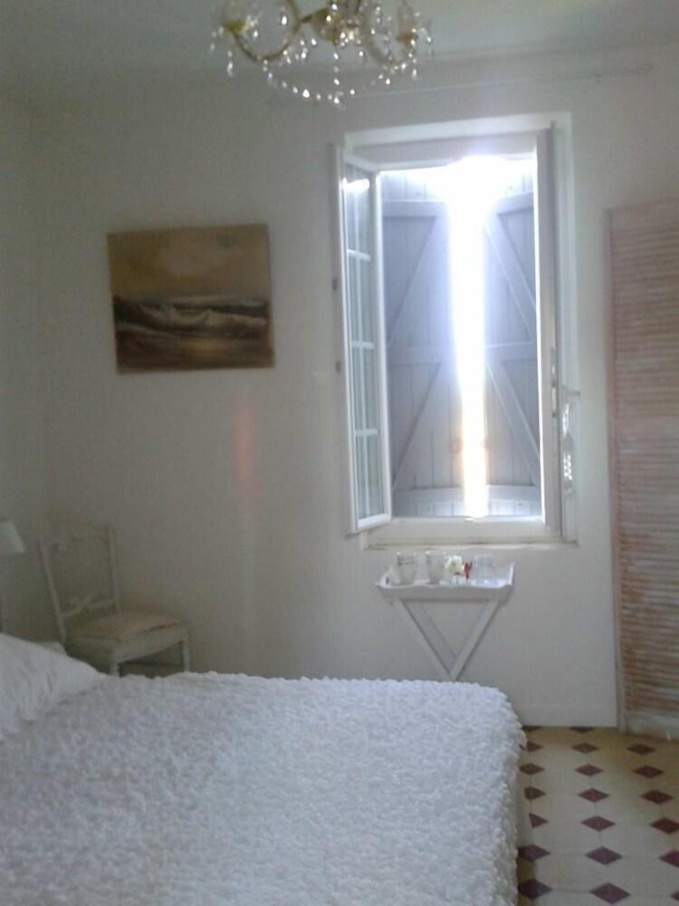 Aux Roses de l'Etang