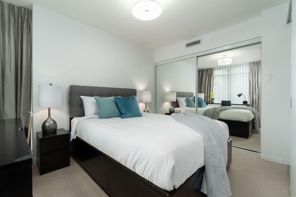 Modern Condo in Financial District