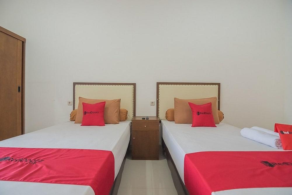 RedDoorz Syariah @ Sarongge Cianjur