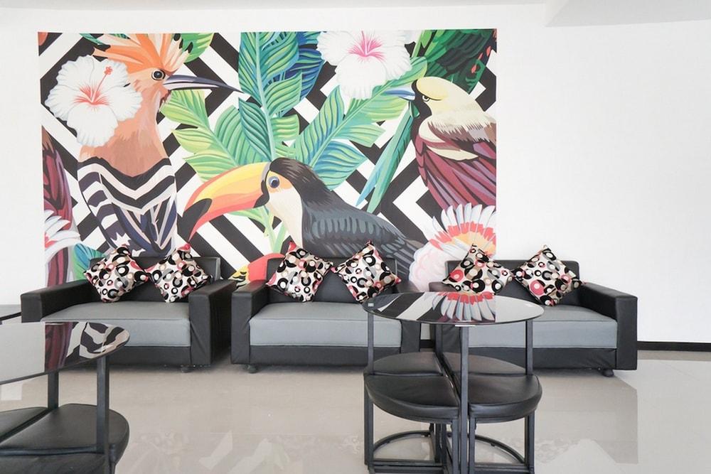 RedDoorz Plus @ Tlogomas