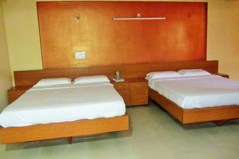 Hotel Surya Residency Majestic