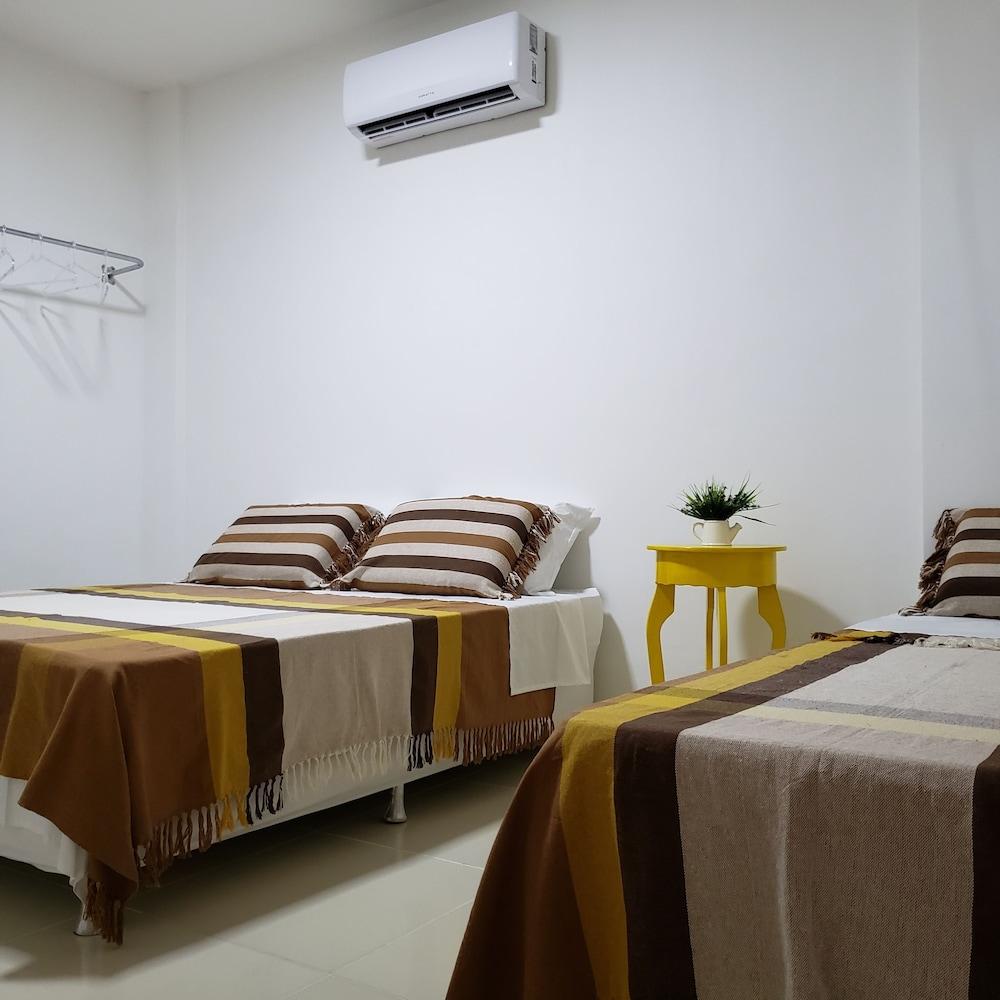 Lá na Praia Hostel e Pousada