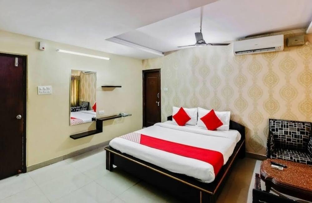 Hotel Maruthi Residency Inn