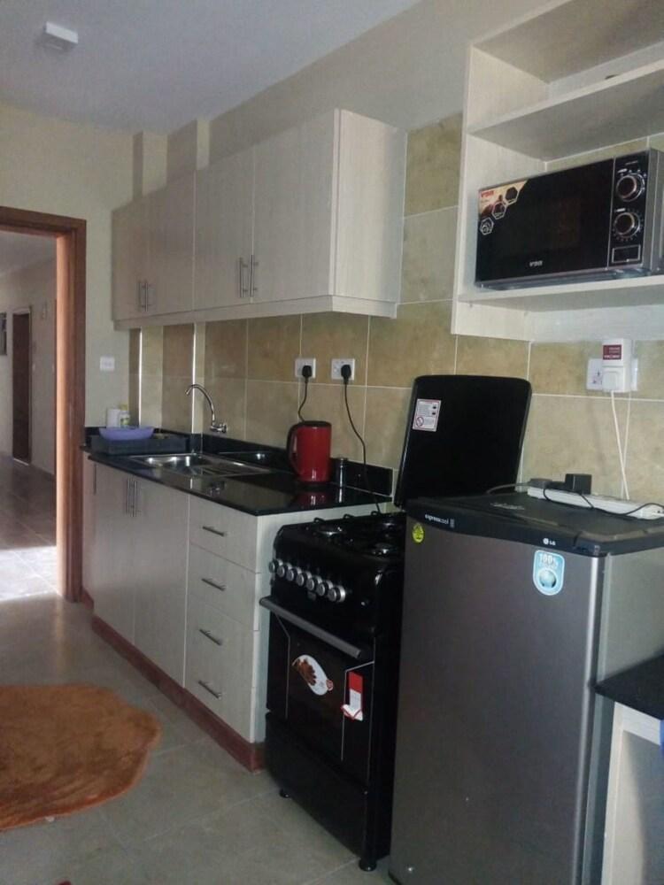 West Suites Apartments