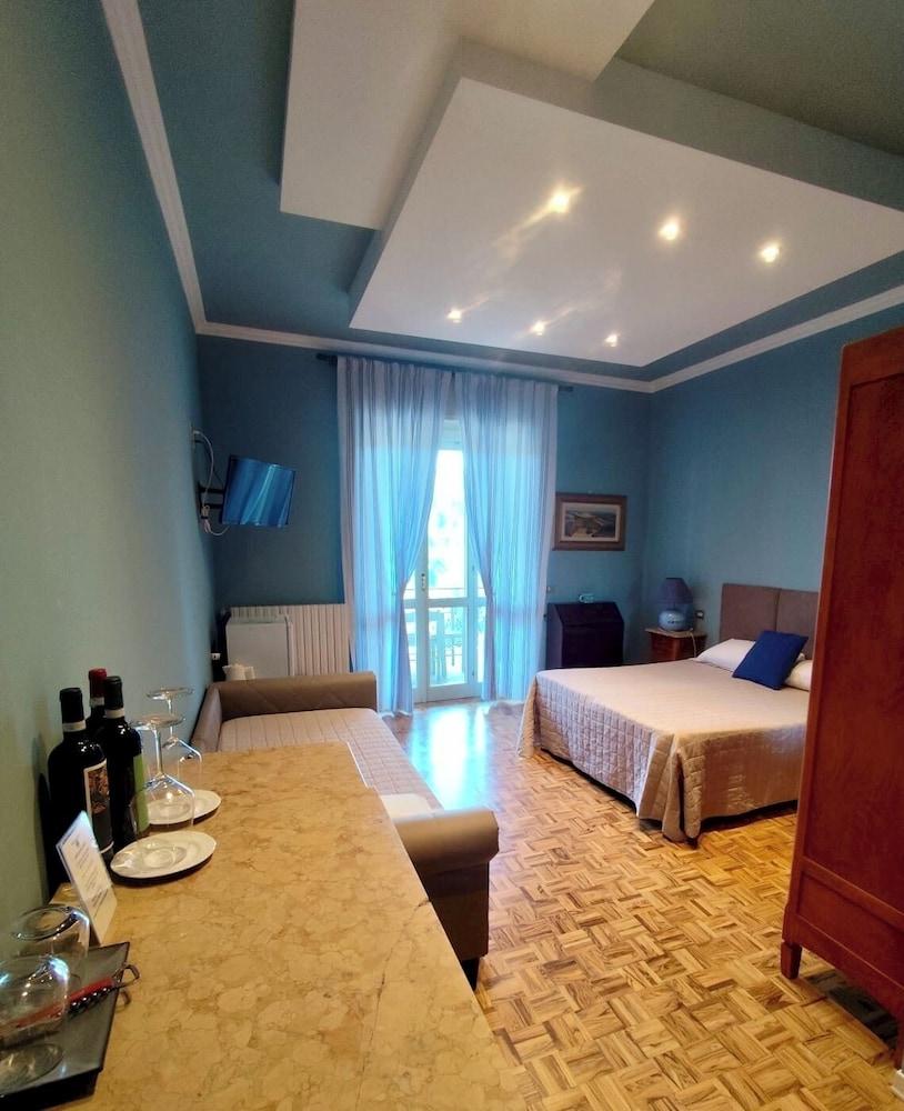 TENUTA MONVILLONE COUNTRY HOUSE & RESTAURANT