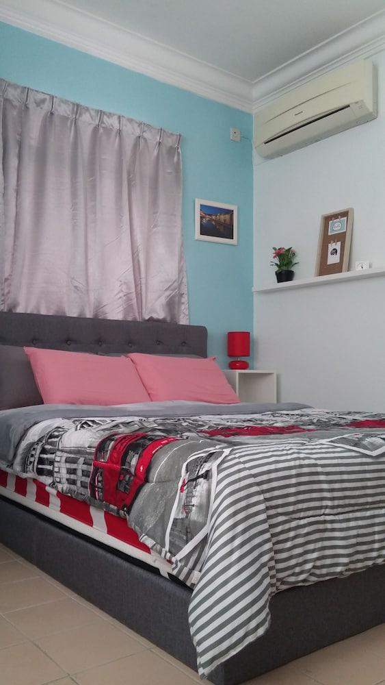 Couchbee at Perdana Exclusive Condominium