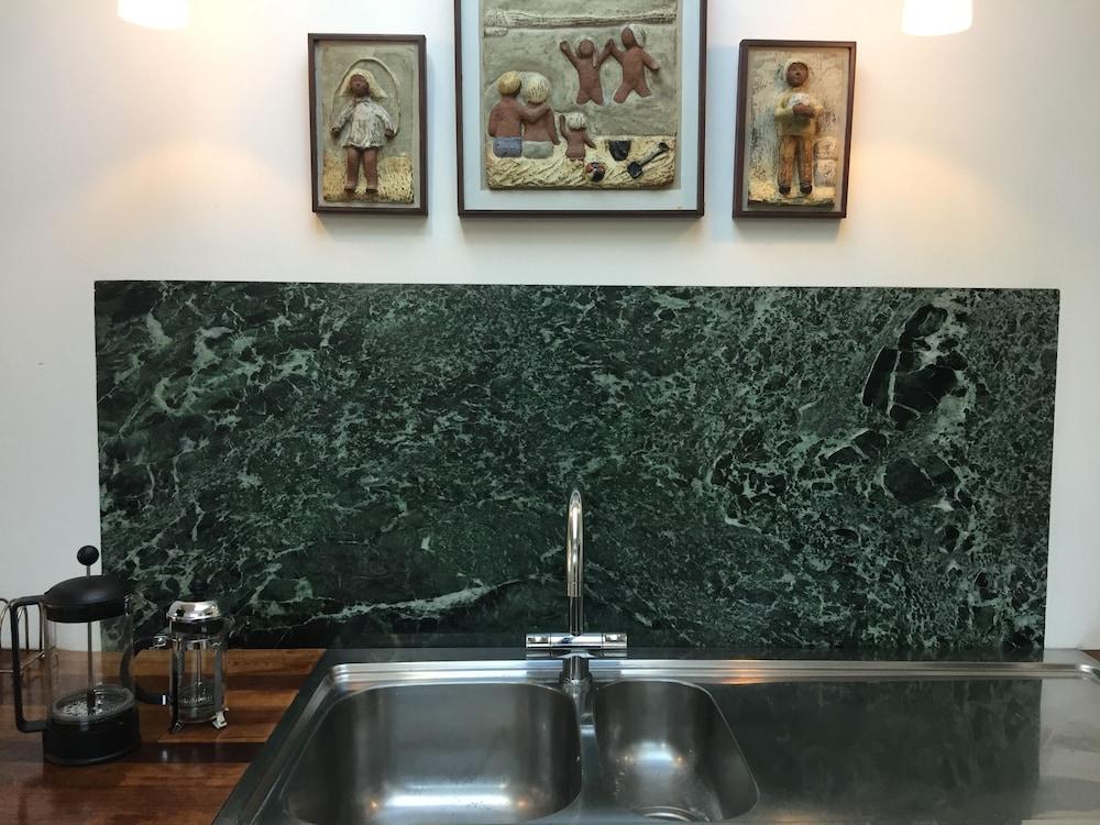 Korfuvej.rent.a.room guesthouse