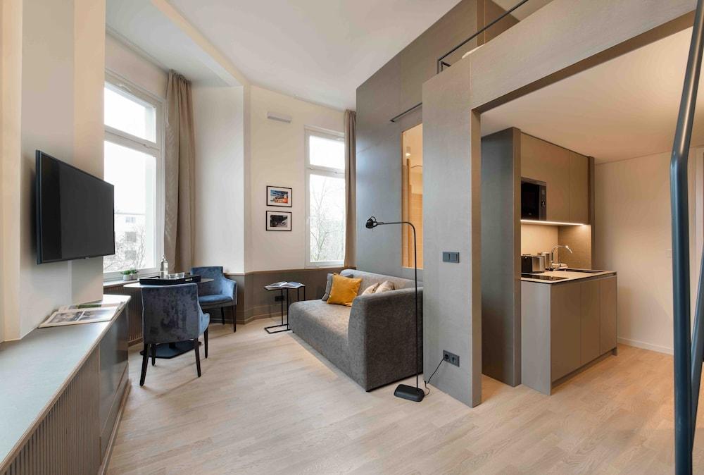 OBERDECK Studio Apartment House