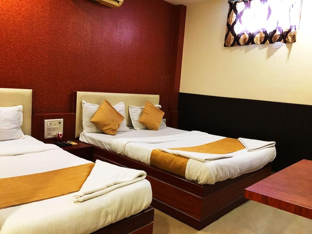 Hotel Safar Residency