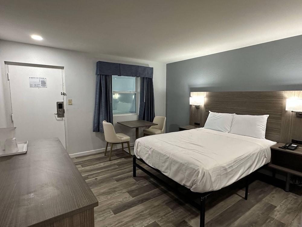 Suburban Studios Newport News – Hampton