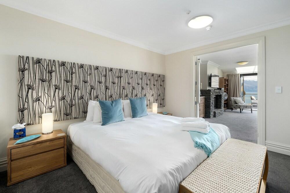 Lakefront Luxury 912 The Beacon