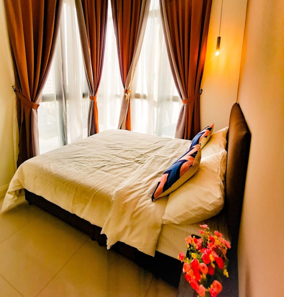 Legoland D'Pristine Apartment by TGP