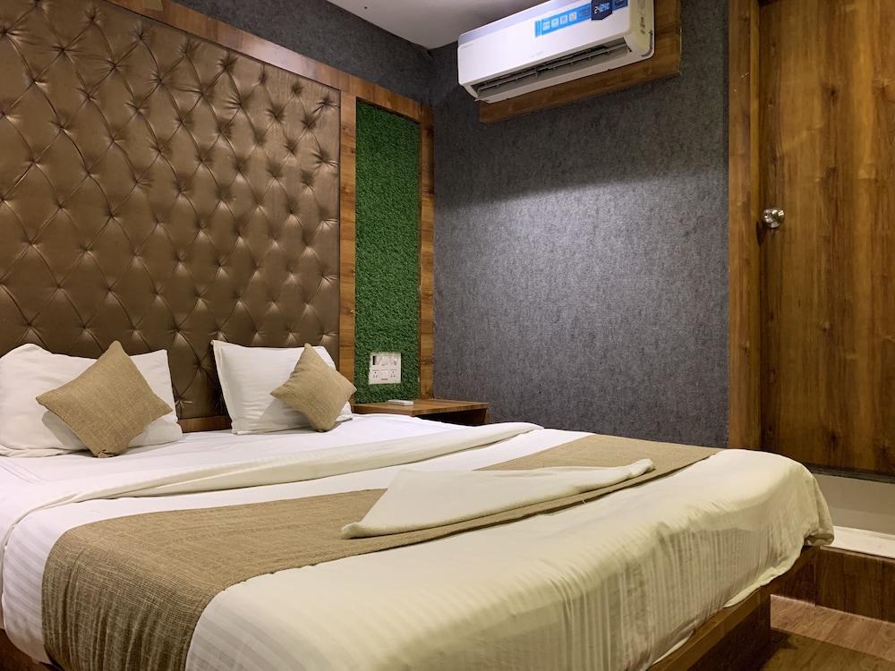 Hotel Riva International - Near Nesco Center