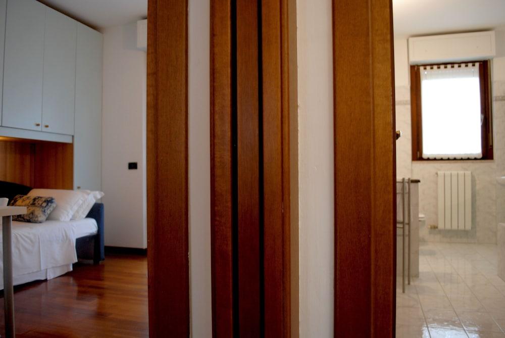 Metropolitan Expo Flat 2