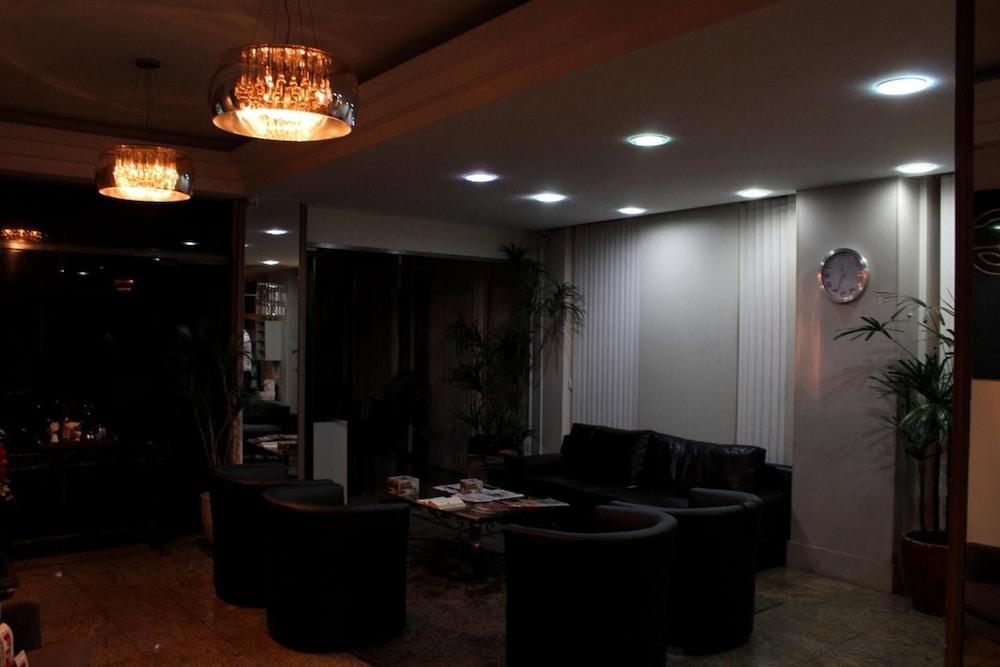 Geneviee Palace Hotel