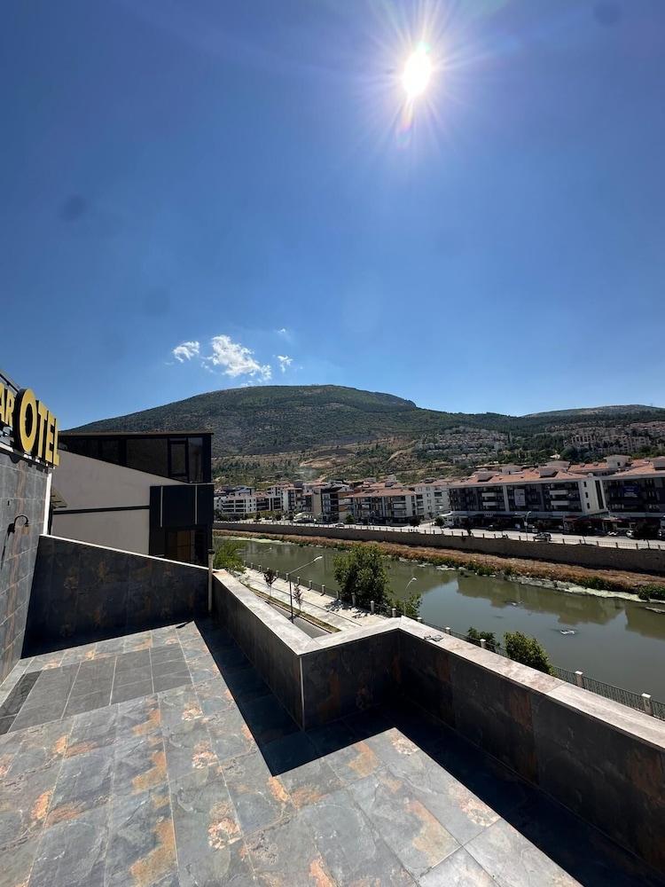 Kehribar Otel & Cafe Restaurant