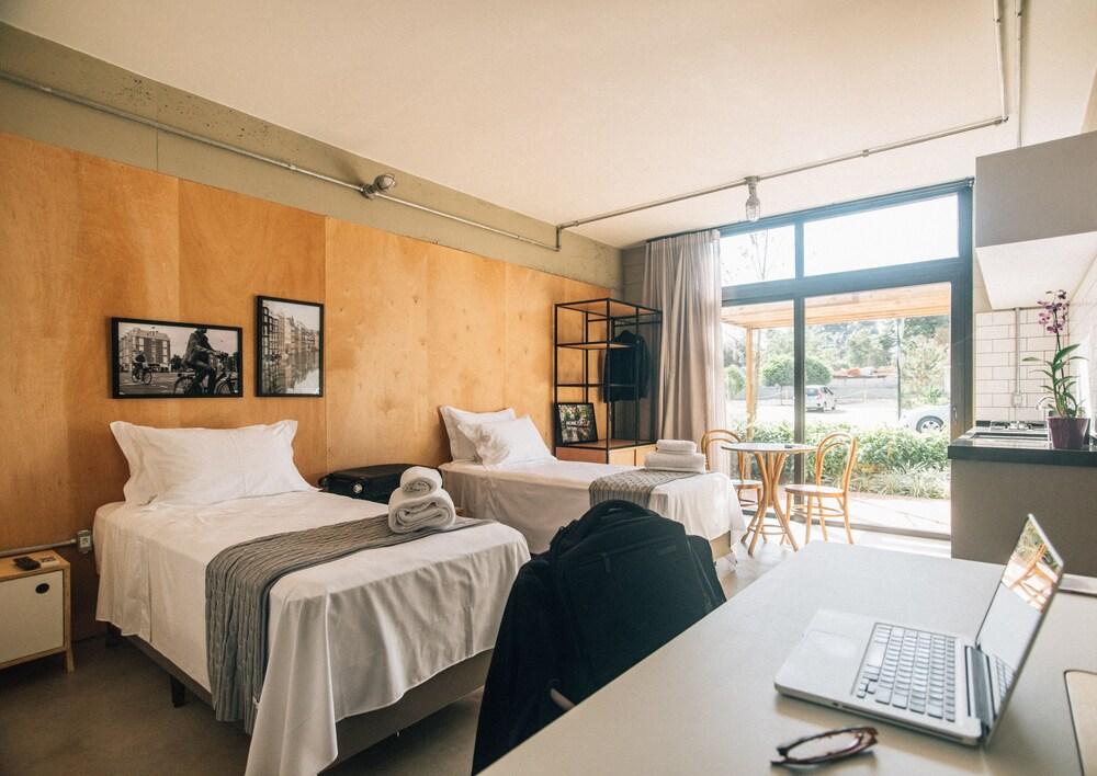 1948 Hotelaria Eireli