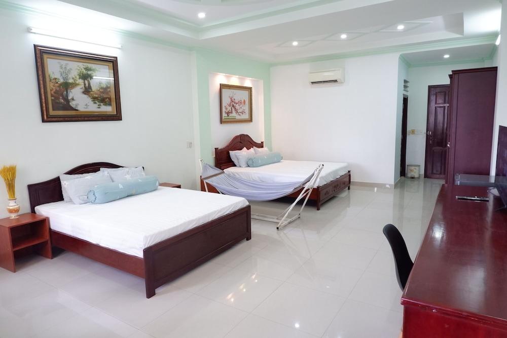 Winter Spring Homestay Center