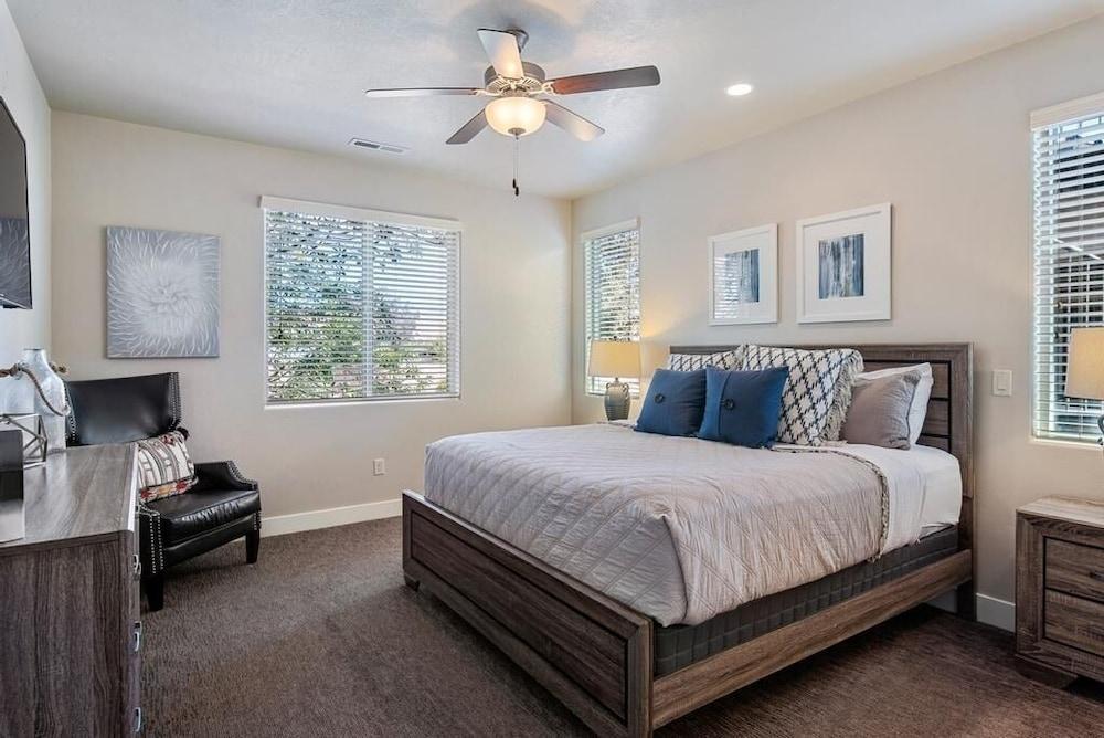 Awesome Arcade House #13 by RedAwning