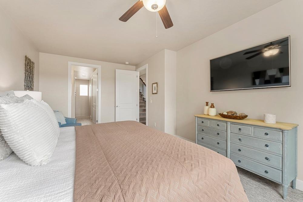 Paintbrush Retreat #65 by RedAwning