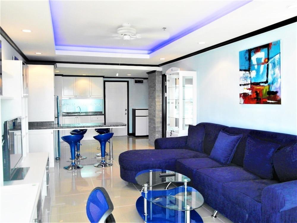 Sea View 1-bed at Jomtien Beach - Sleeps 2