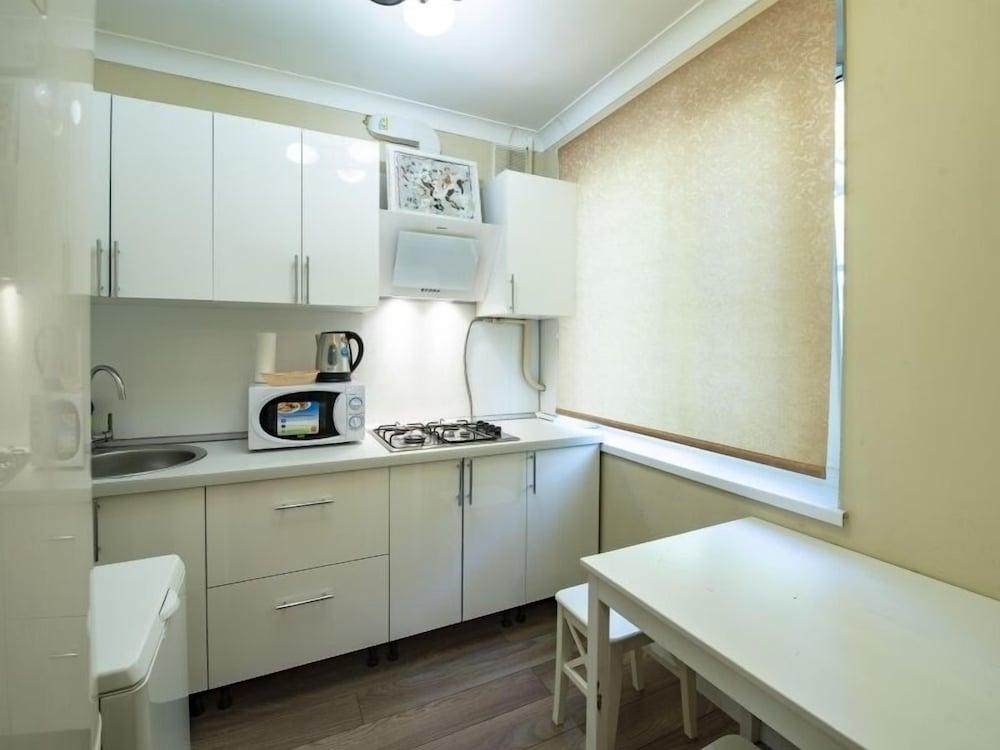 Apartment - Artsymovicha 5k1