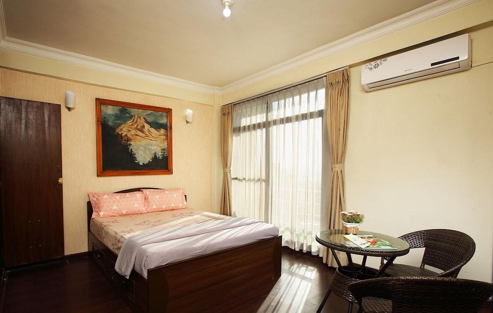 Jhamel Apartments by Casa Deyra