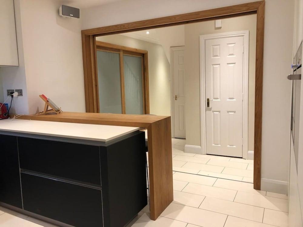 Discreet Luxury, Super House!