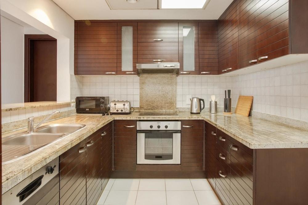 Fantastay Marina Tower