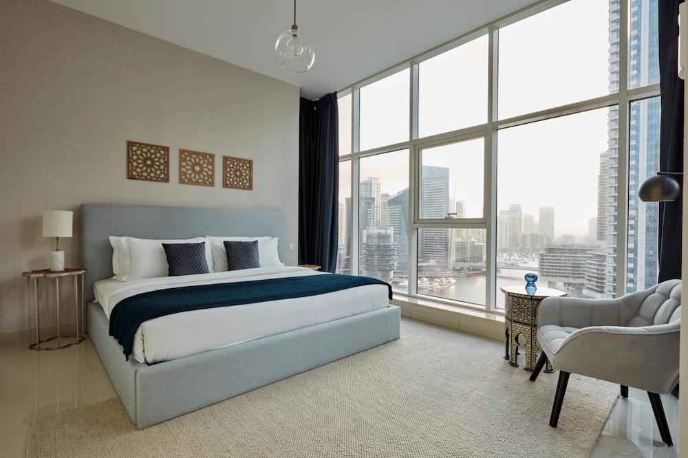 Fantastay Continental Towers