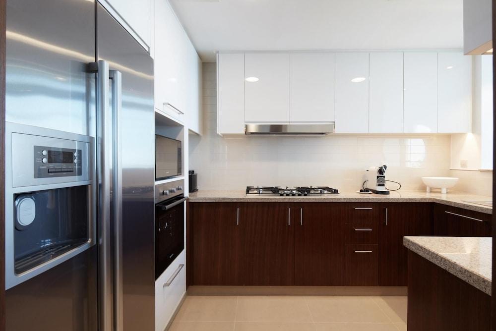 FantaStay Burj Vista tower 1