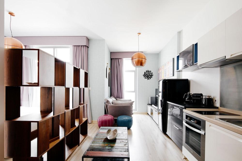 FantaStay Claren Tower 1