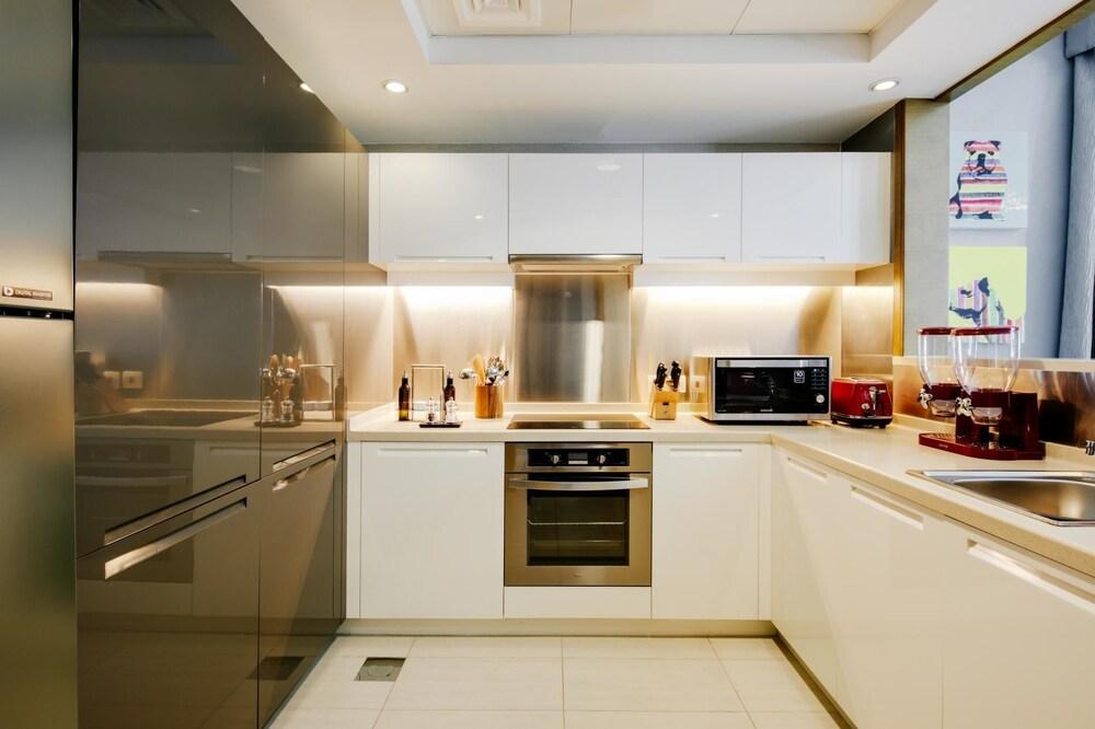 FantaStay Claren Tower 1