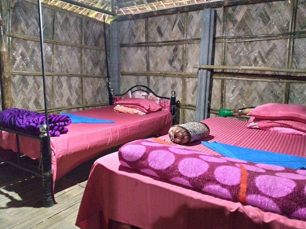 Jonki Panoi Bamboo Cottages